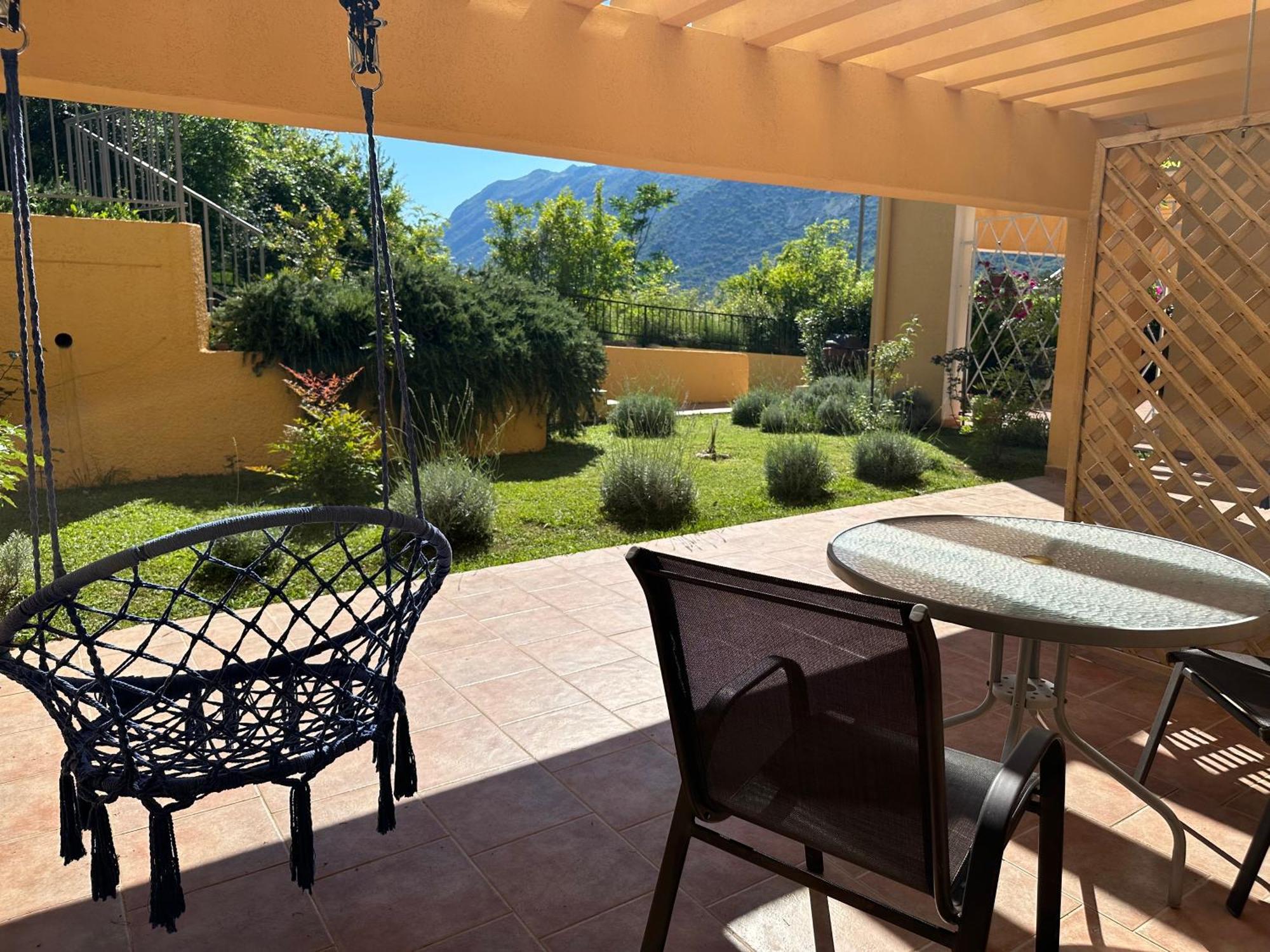 Villa Risan Apartments Exteriör bild
