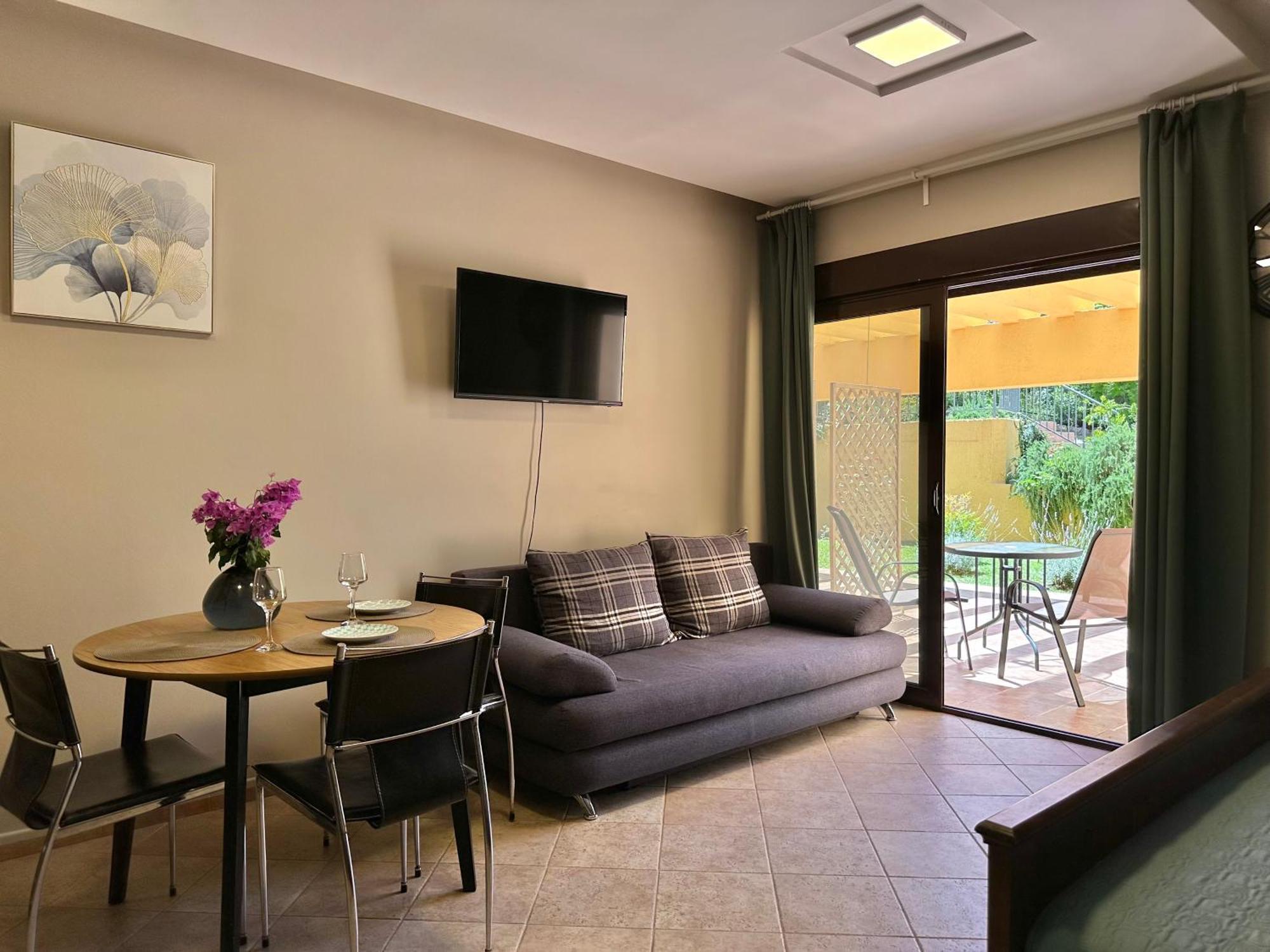 Villa Risan Apartments Exteriör bild